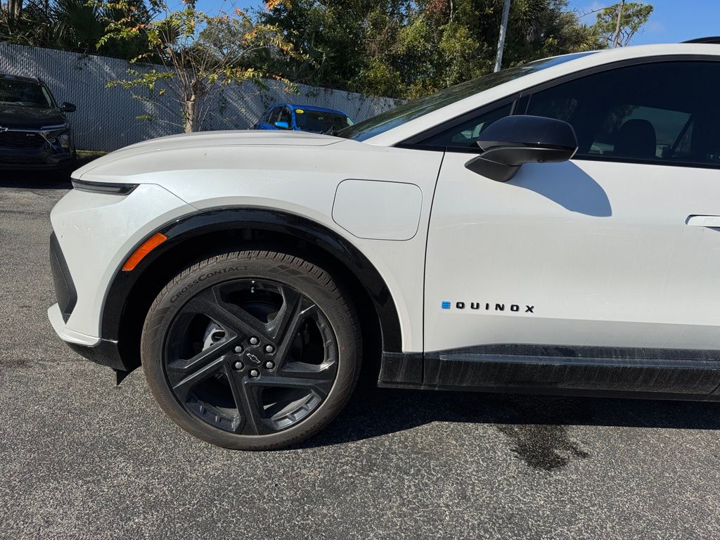 2024 Chevrolet Equinox EV RS 11