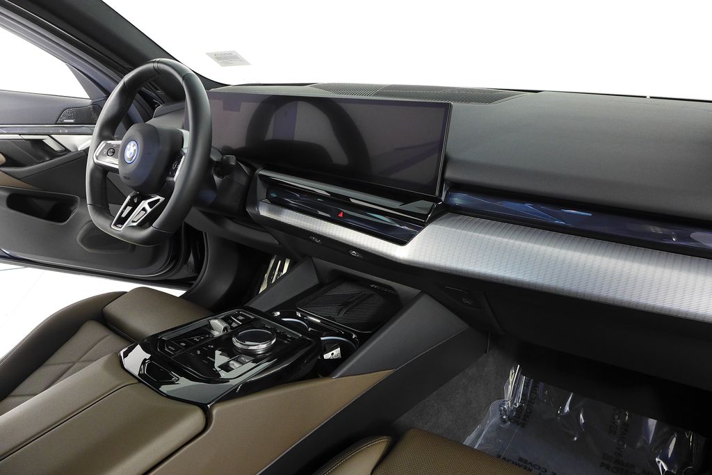 Thumbnail: 2024 BMW i5 - 13