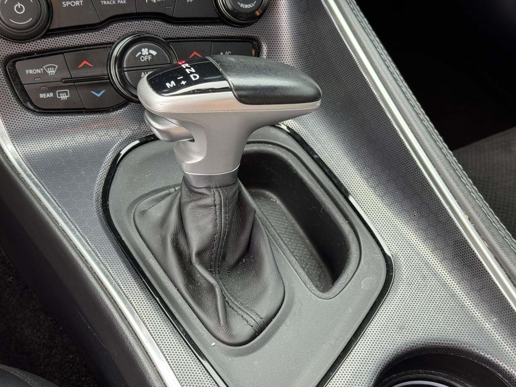 Used 2018 White Dodge R/T Scat Pack image 20