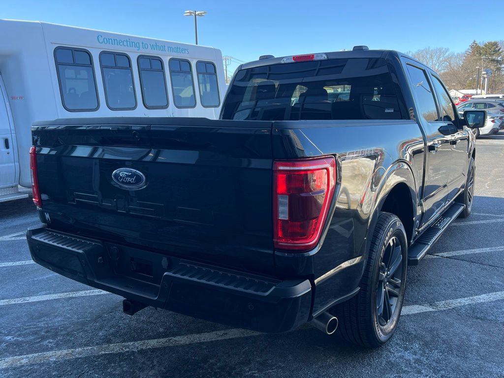 View vehicle photo 7