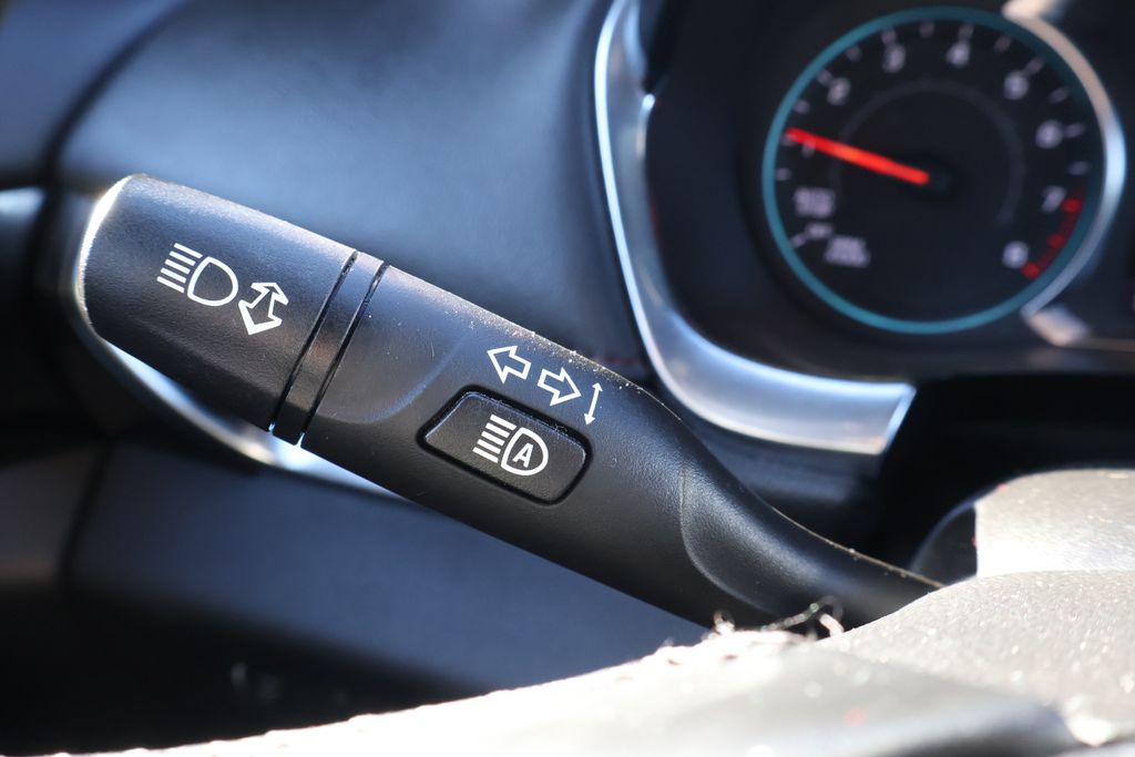 Thumbnail: 2023 Chevrolet Traverse - 19