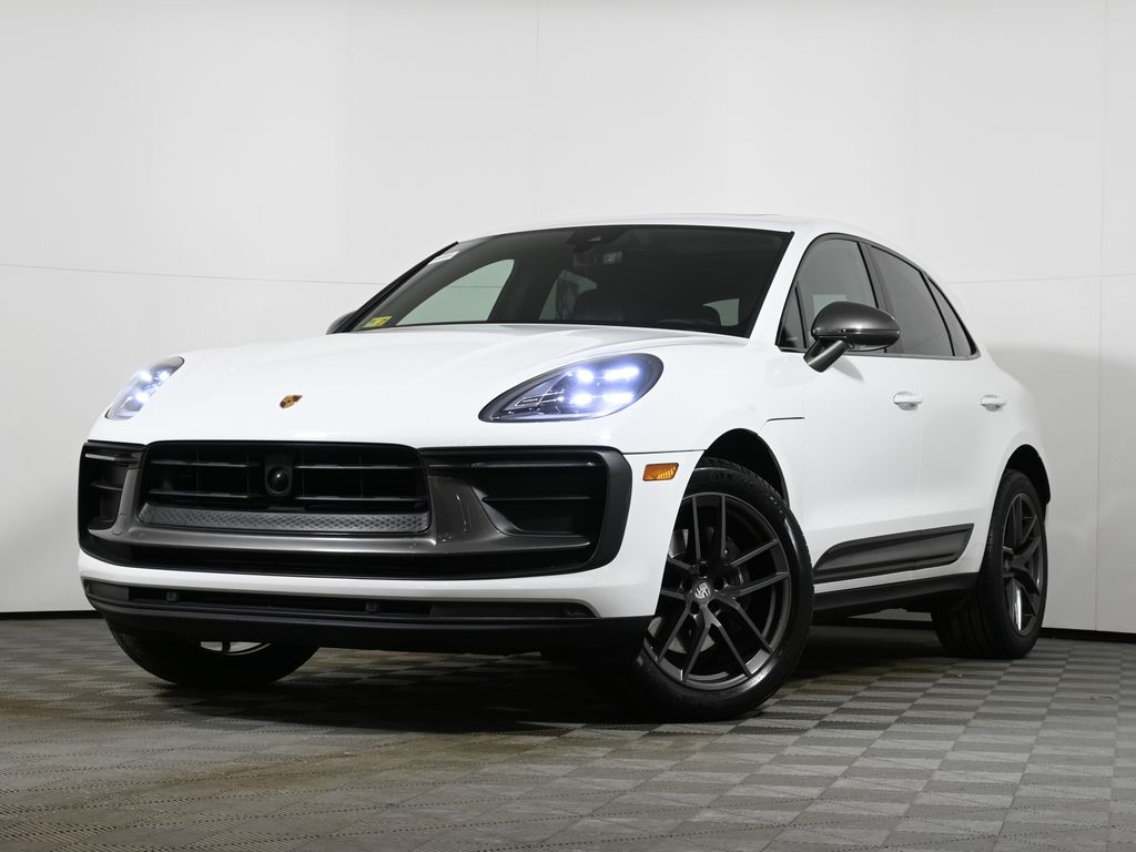 Thumbnail: 2023 Porsche Macan - 1