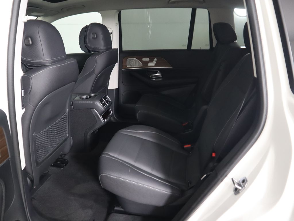 Thumbnail: 2026 Mercedes-Benz GLS - 23