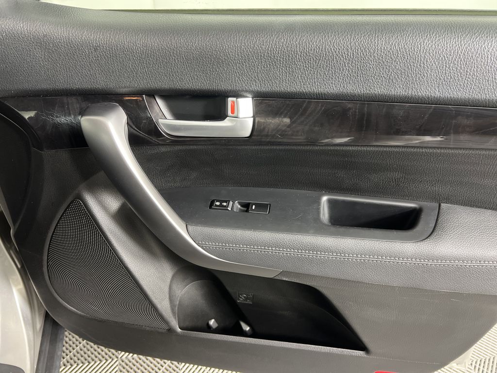 used 2014 Kia Sorento car, priced at $7,995