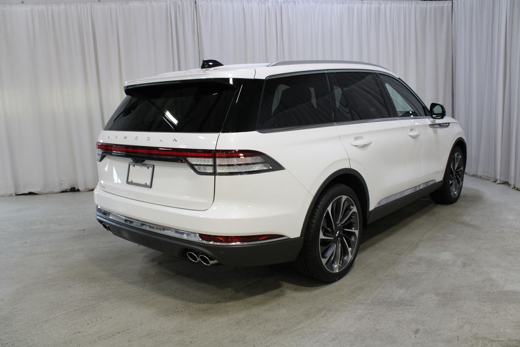 New 2026 White Lincoln Reserve image 24