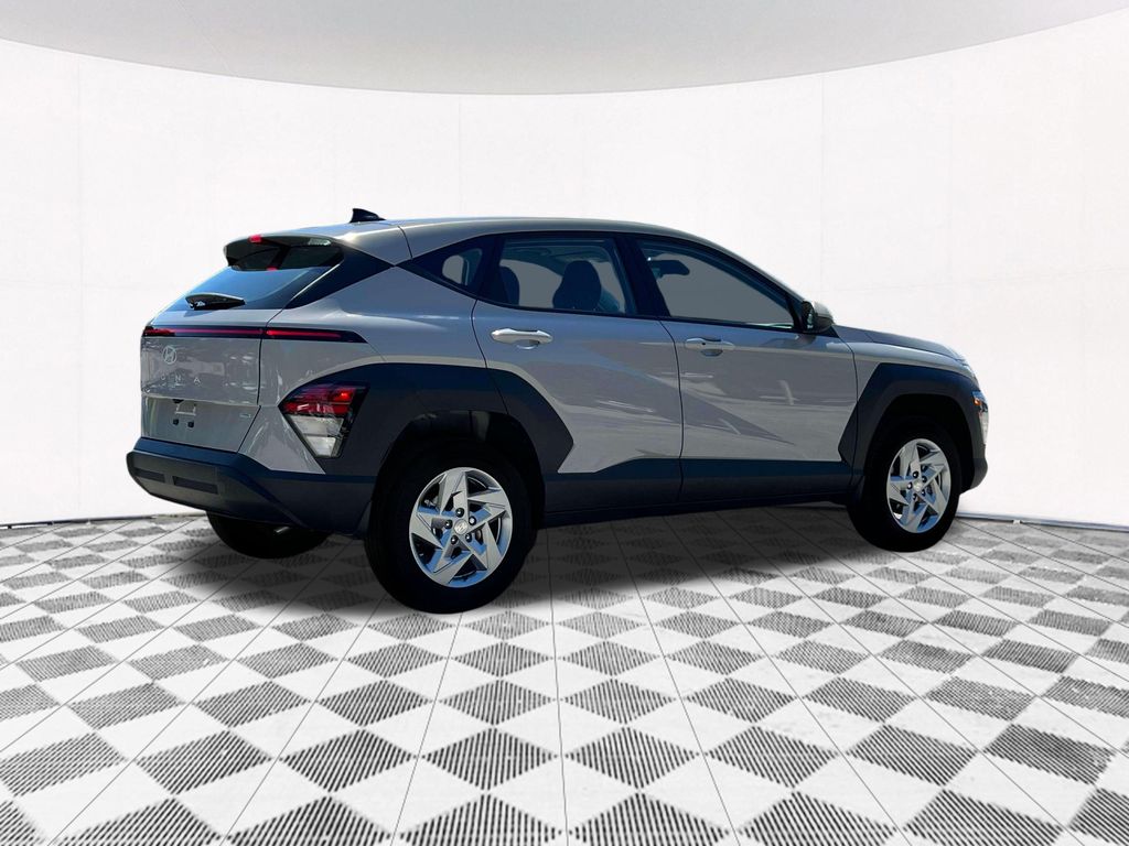 2025 Hyundai Kona SE 8