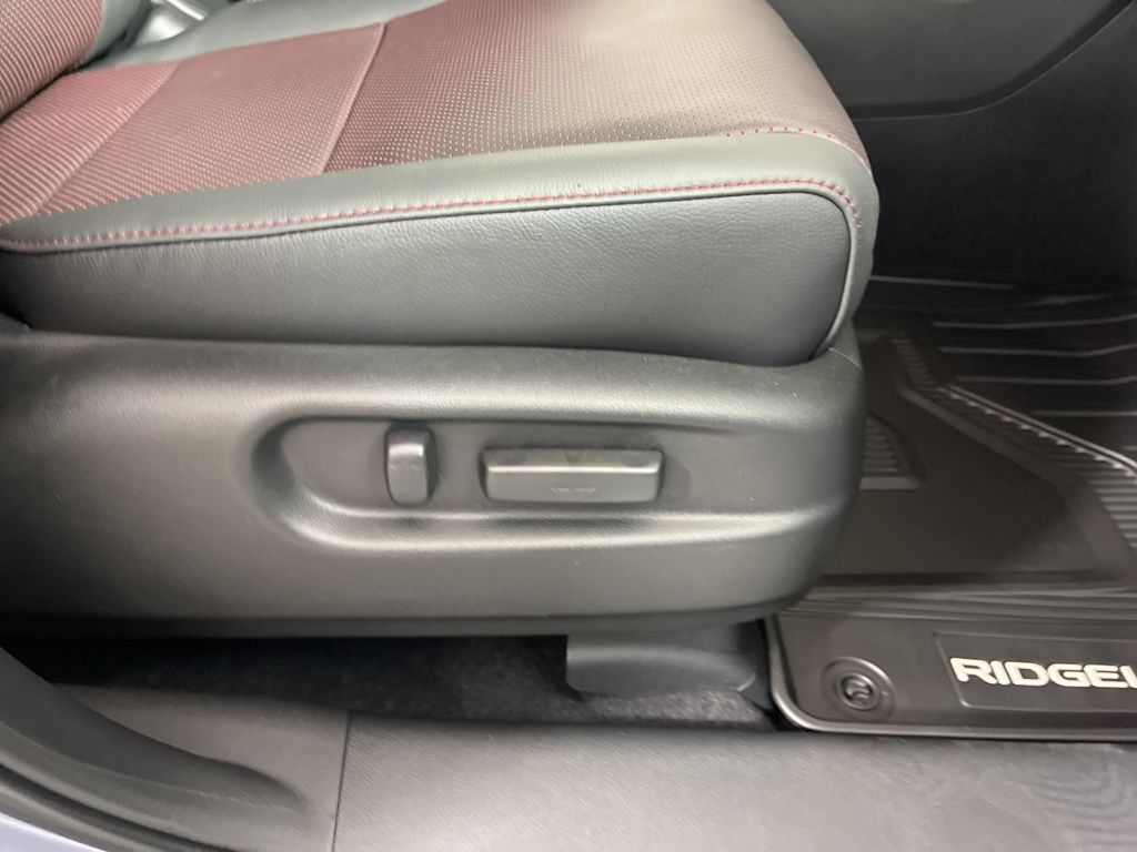 2025 Honda Ridgeline Black Edition 10