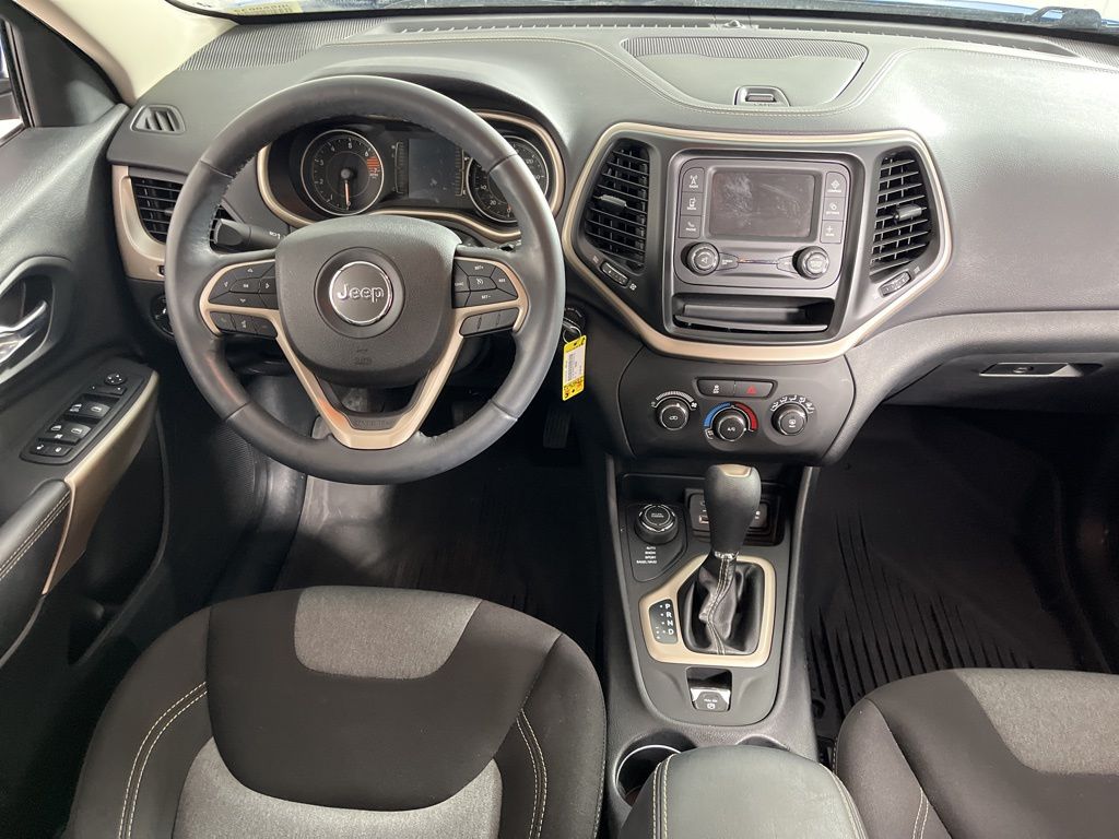 Thumbnail: 2018 Jeep Cherokee - 3