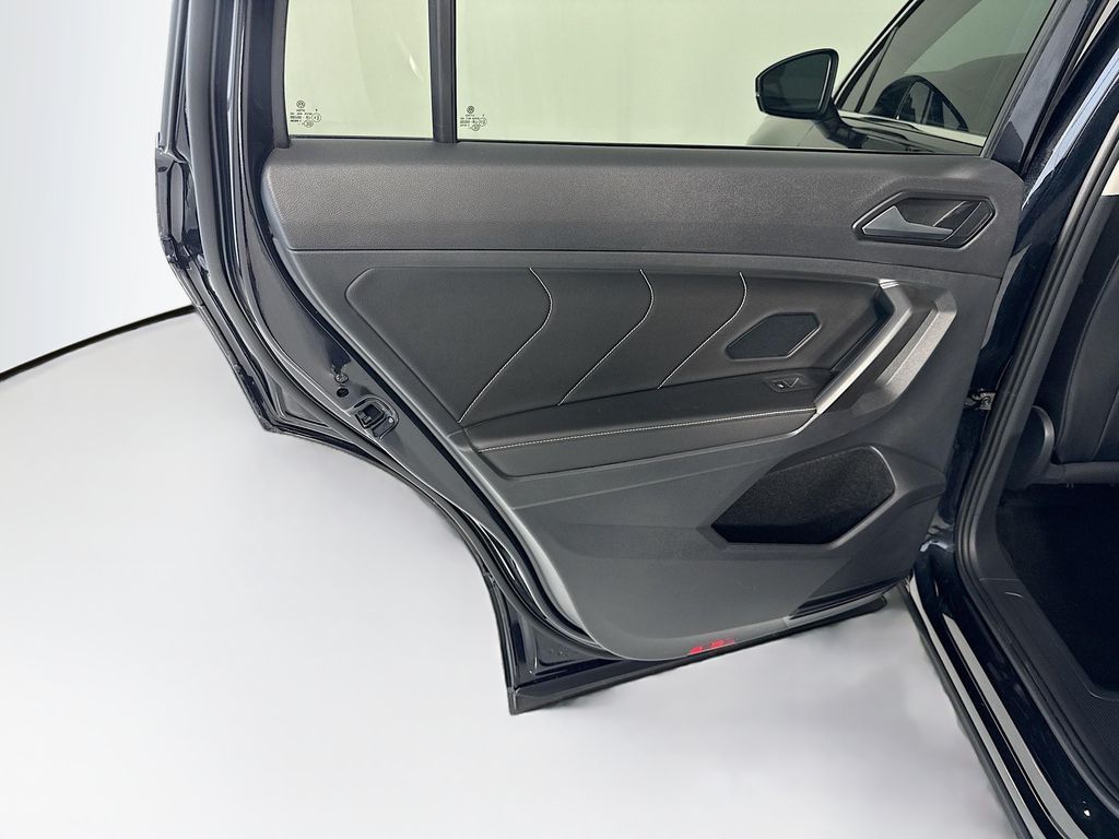Thumbnail: 2022 Volkswagen Tiguan - 27