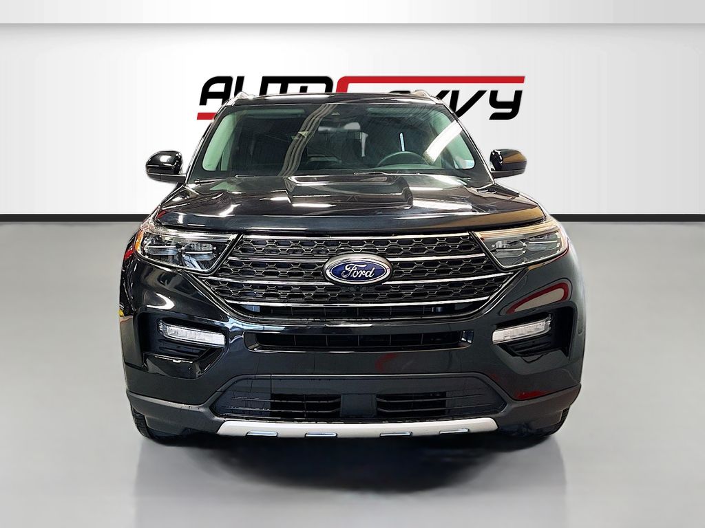 Used 2023 Black Metallic Ford XLT image 2