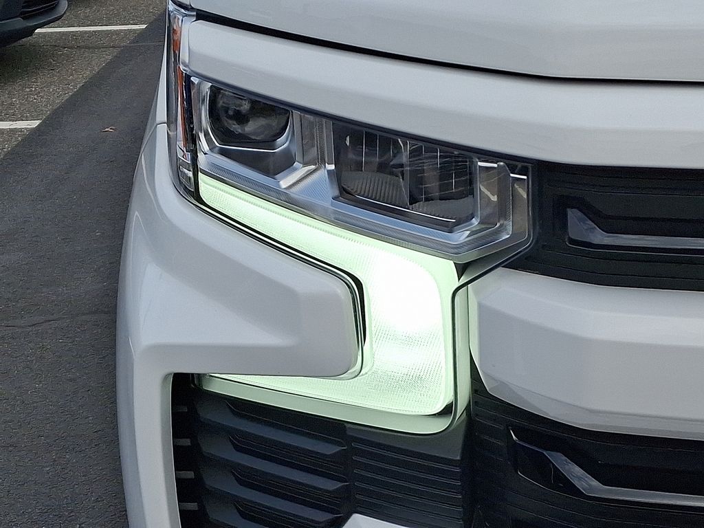 Thumbnail: 2026 Chevrolet Silverado 1500 - 9