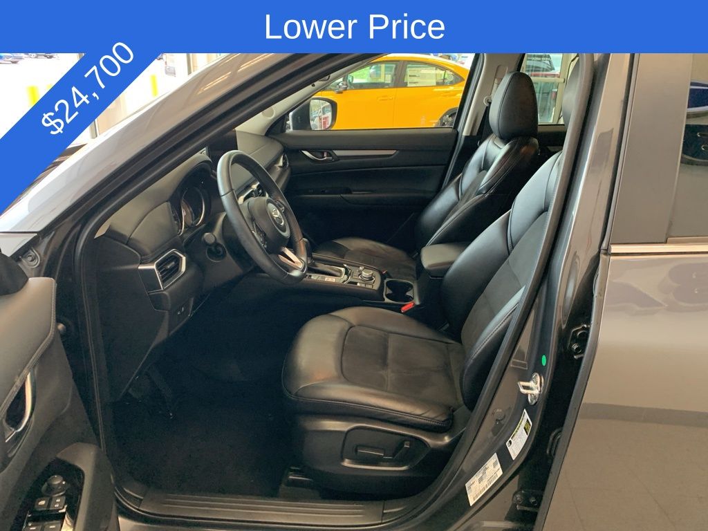 View vehicle photo 3