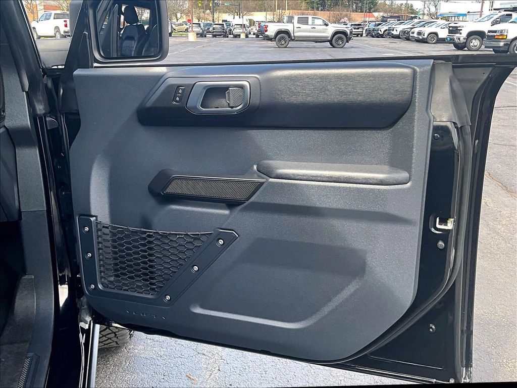 2025 Ford Bronco — photo 12