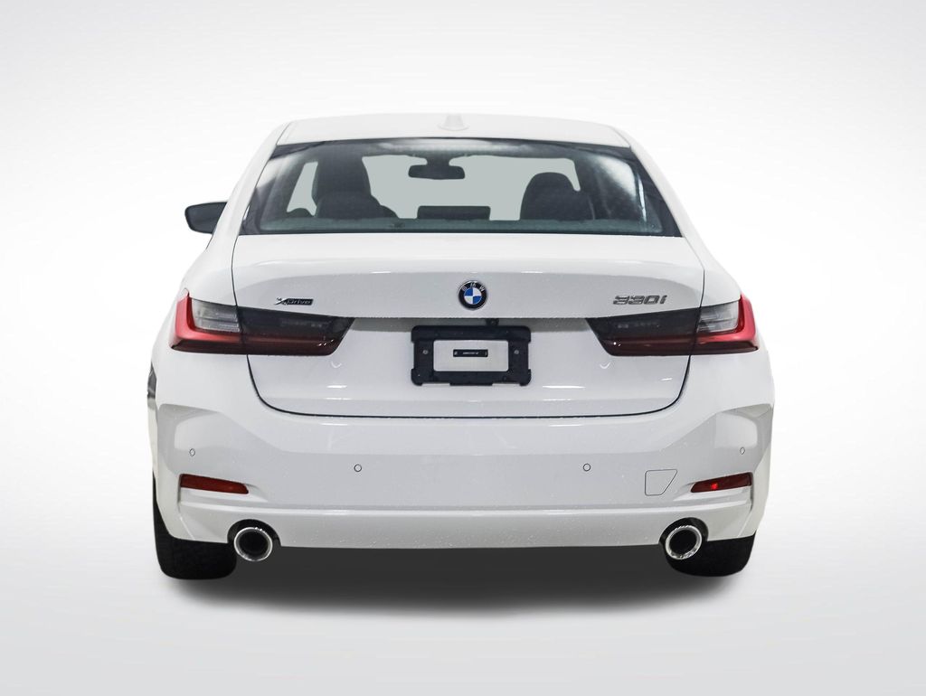 Thumbnail: 2023 BMW 3 Series - 4