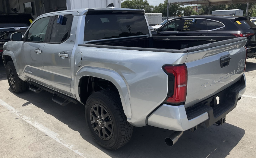 Used 2025 Silver Toyota SR5 image 4