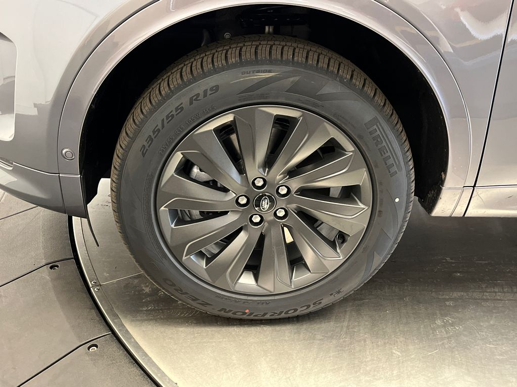 2025 Land Rover Discovery Sport S 10