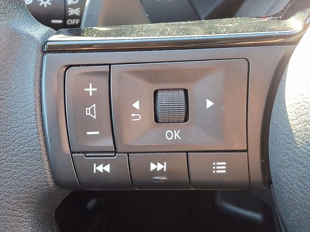 Thumbnail: 2023 Nissan Rogue - 21