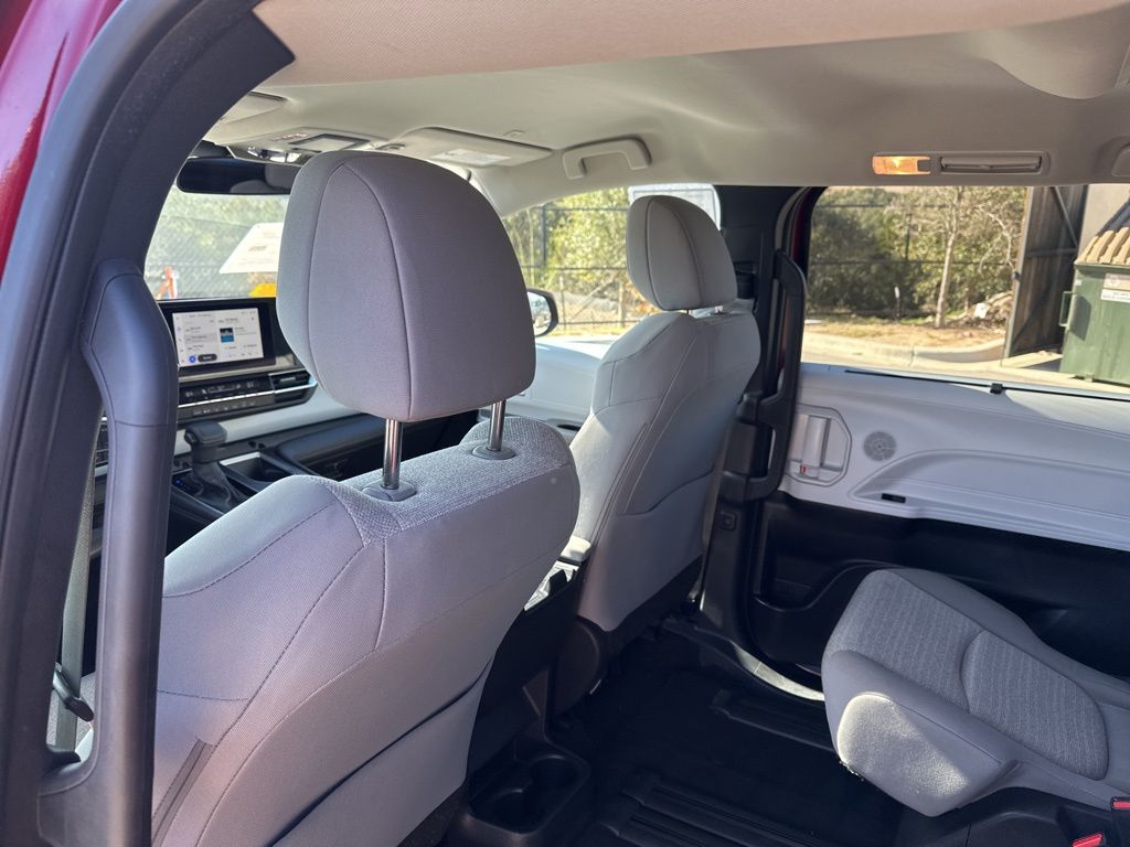 Used Car 2025 Toyota Sienna  Le For Sale Under $40,000 In Austin, Texas