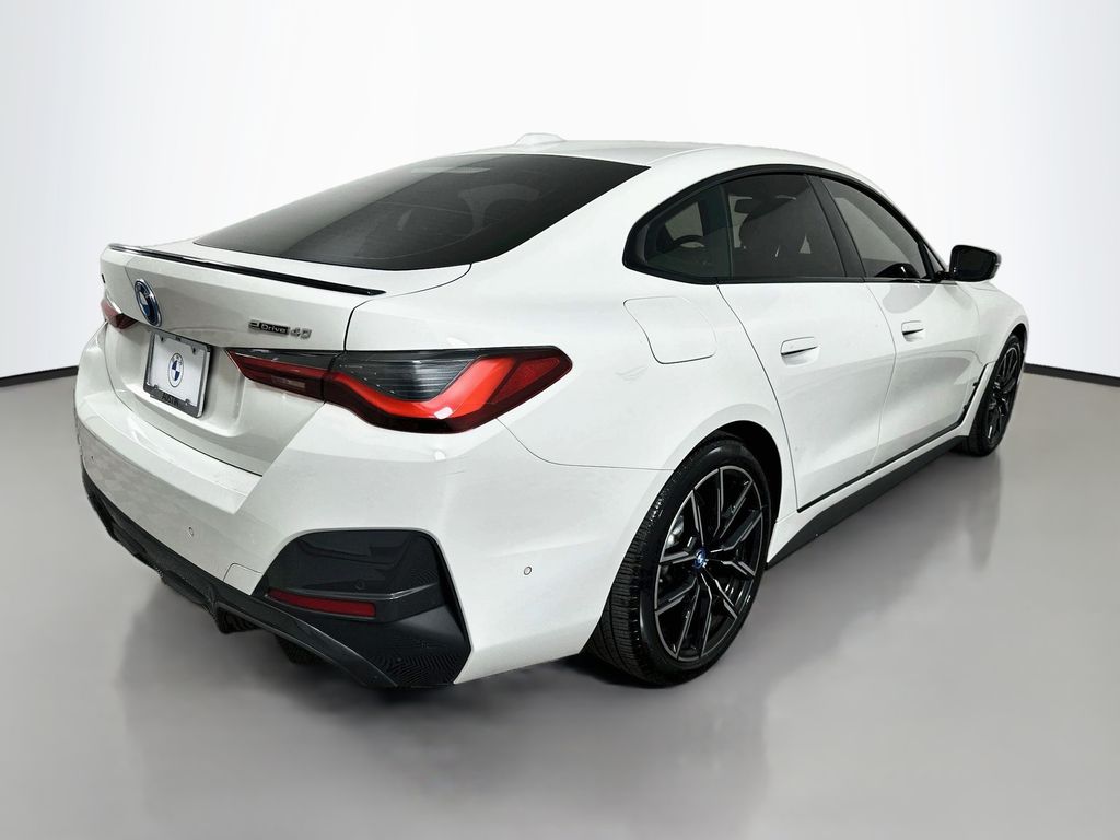 Thumbnail: 2023 BMW i4 - 5