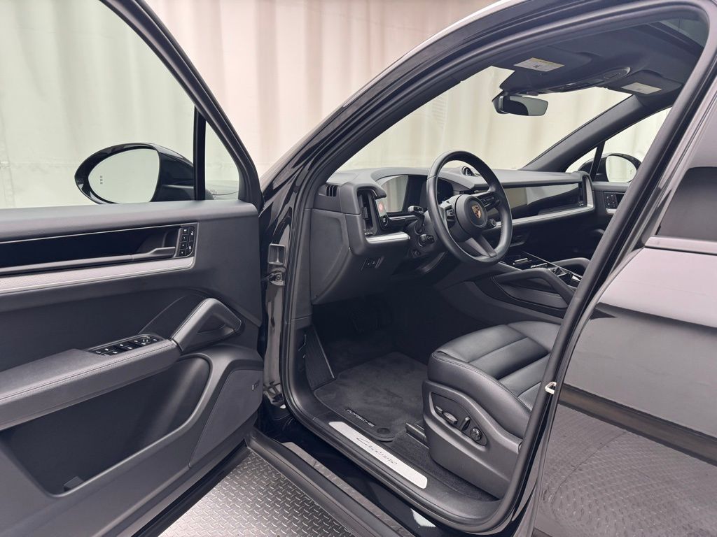 Thumbnail: 2024 Porsche Cayenne - 28