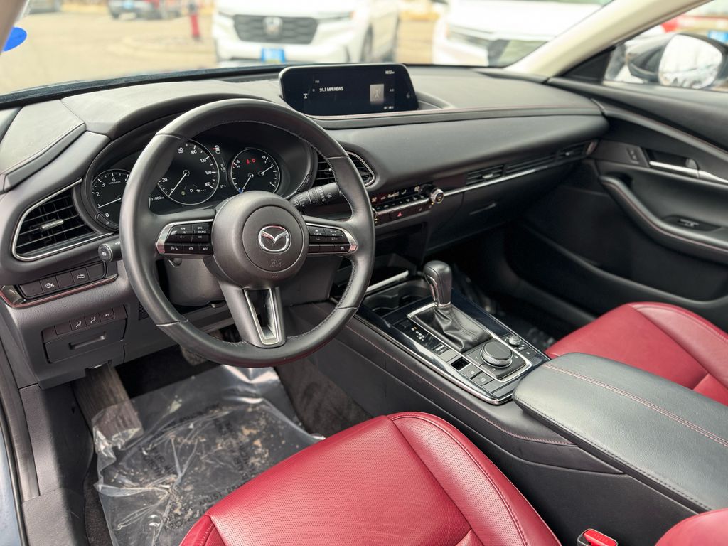 View vehicle photo 7