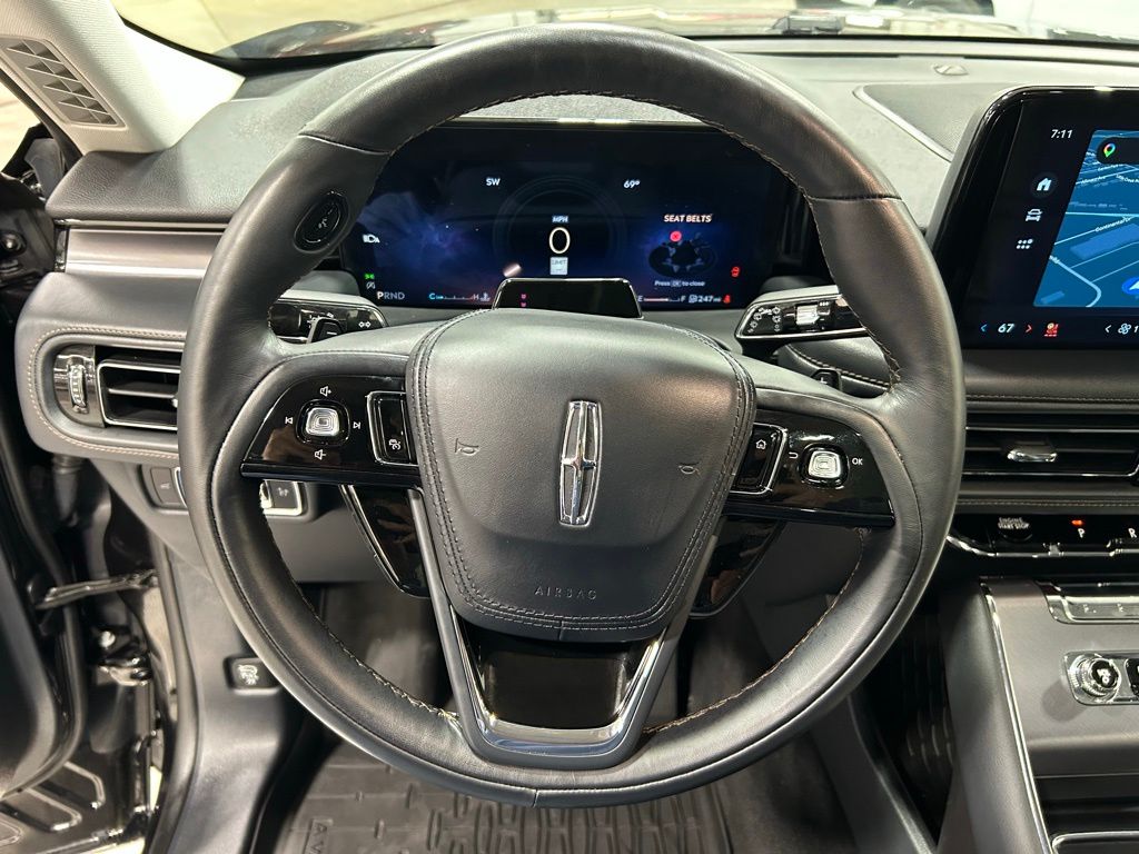 used 2025 Lincoln Aviator car, priced at $56,526