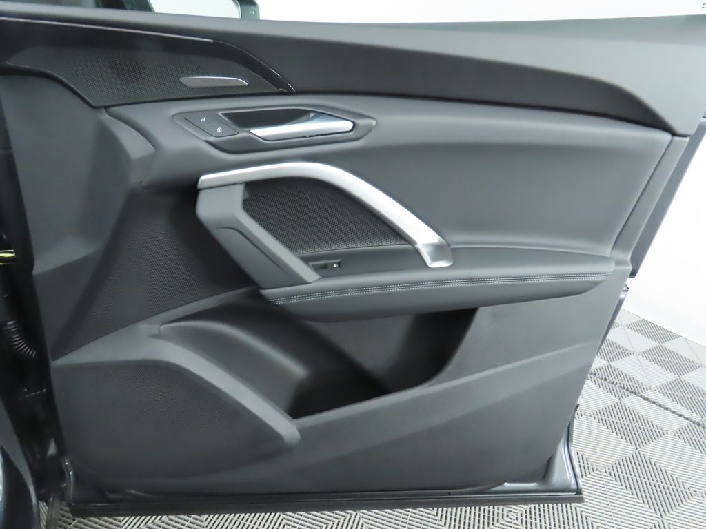 Thumbnail: 2025 Audi Q5 - 27