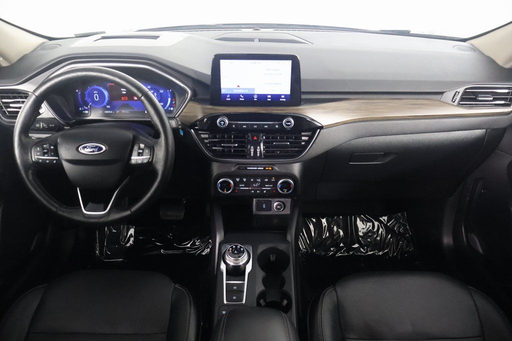 2020 Ford Escape Titanium Hybrid 8