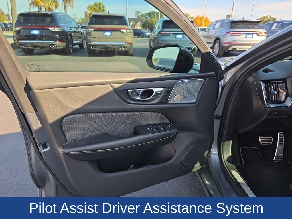 2019 Volvo S60 T6 R-Design