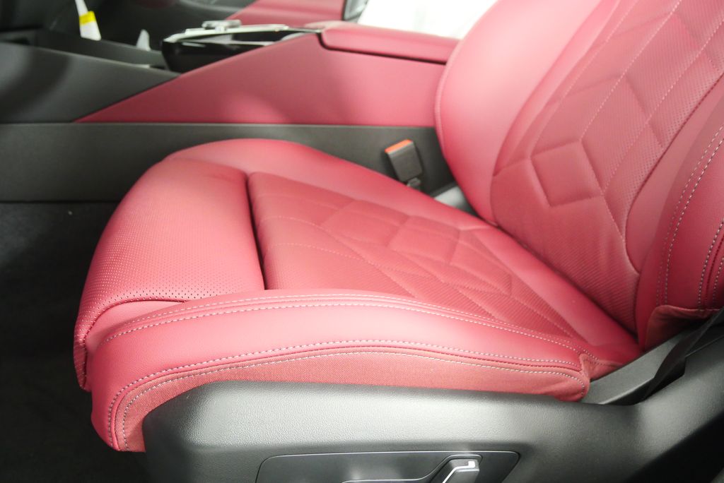 Thumbnail: 2026 BMW 5 Series - 10