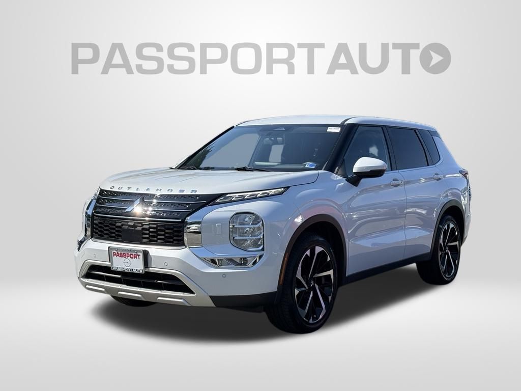 White Diamond 2023 Mitsubishi Outlander SUV / Crossover All-Wheel Drive Automatic