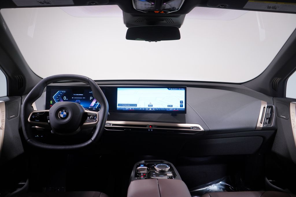 Thumbnail: 2026 BMW iX - 10