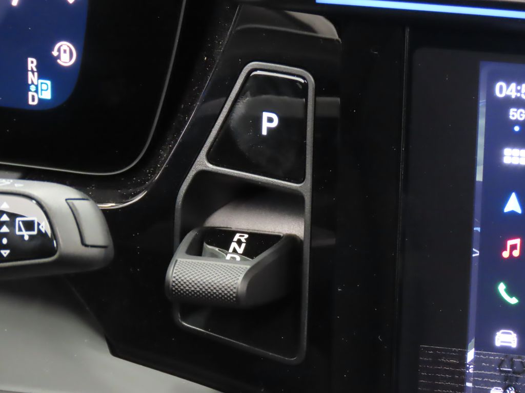 Thumbnail: 2025 Porsche Macan - 26