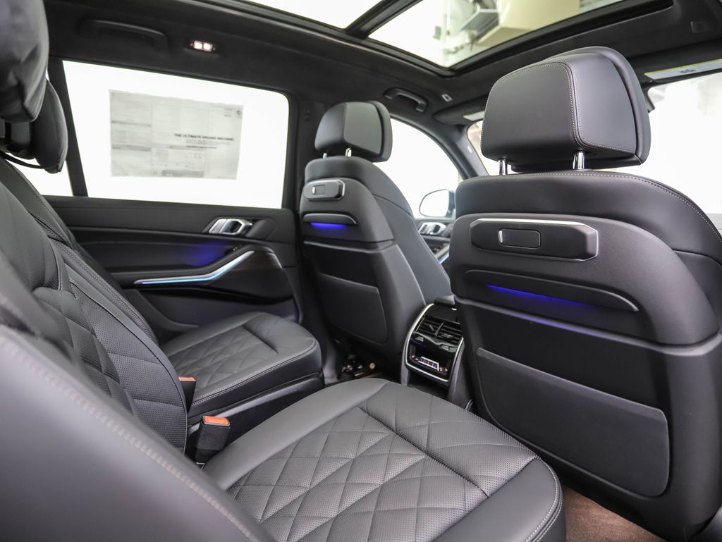 Thumbnail: 2026 BMW X7 - 27
