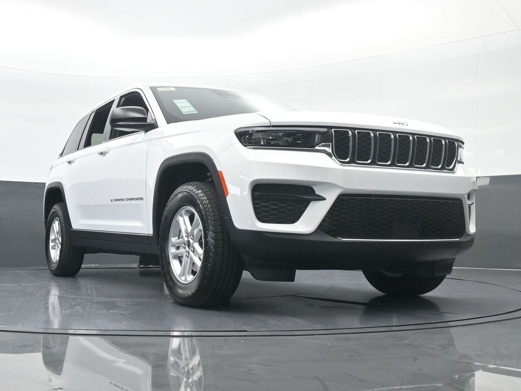 Used 2025 Bright White Clearcoat Jeep Laredo image 60