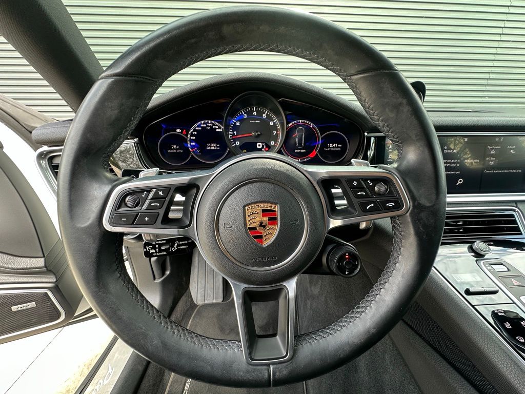 2018 Porsche Panamera 4S 16