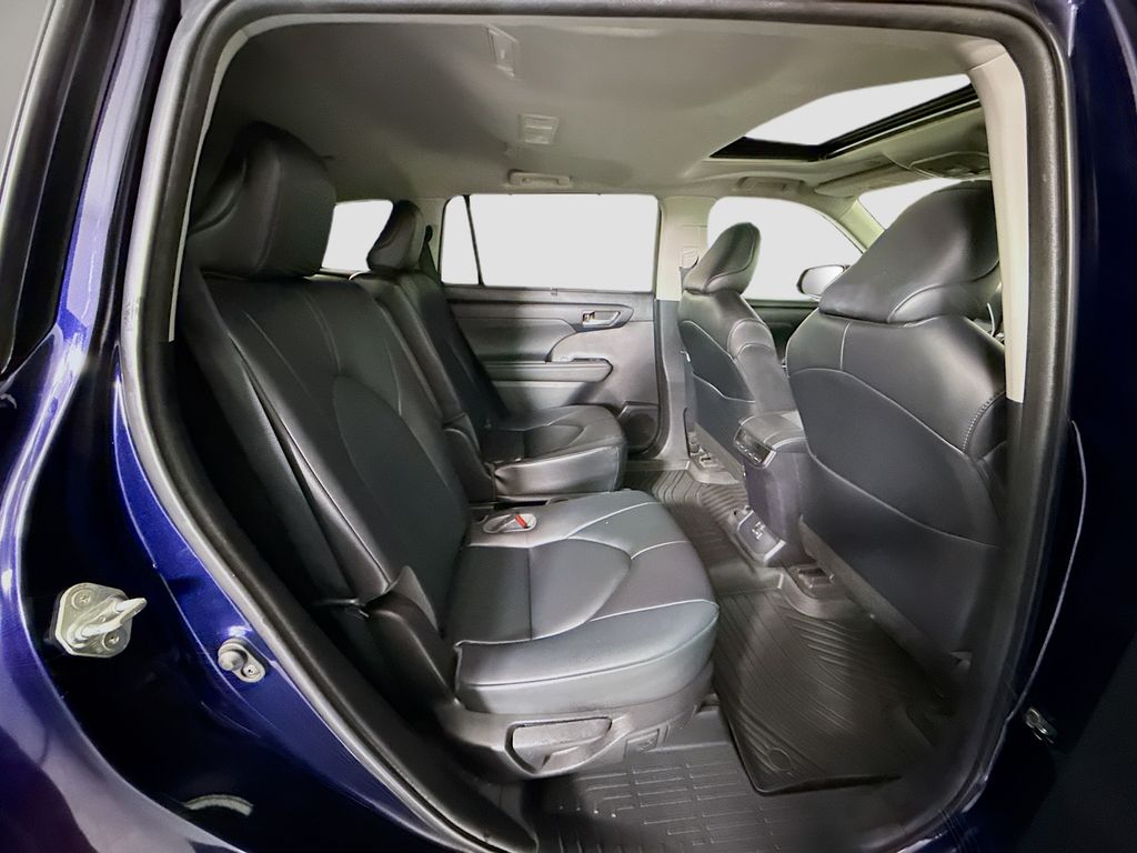 Thumbnail: 2023 Toyota Highlander - 22