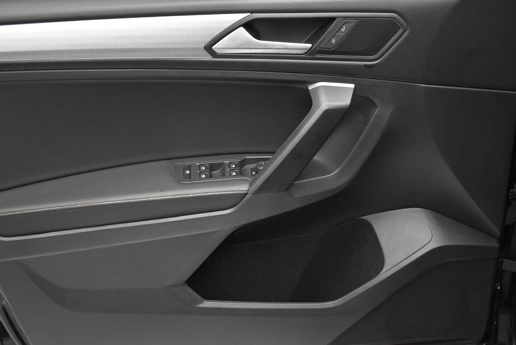 Thumbnail: 2024 Volkswagen Tiguan - 10