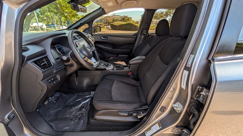 Used 2022 Nissan Leaf S 4D Hatchback