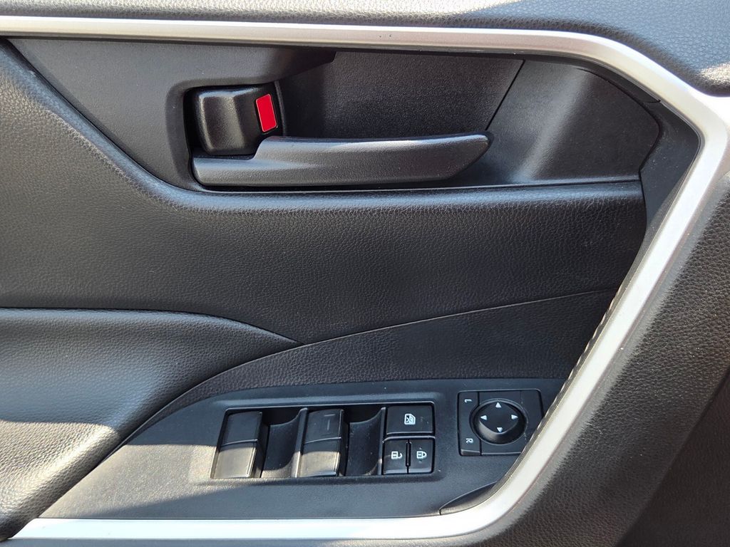 Used 2021 Toyota RAV4 SUV