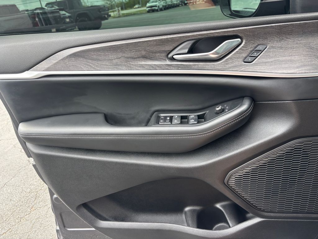 Used Car 2024 Jeep Grand Cherokee L  Limited For Sale Under $35,000 In Austin, Texas