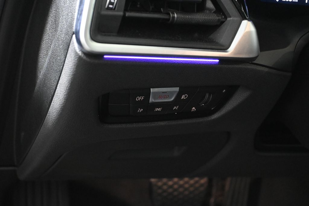 Thumbnail: 2021 BMW 3 Series - 26