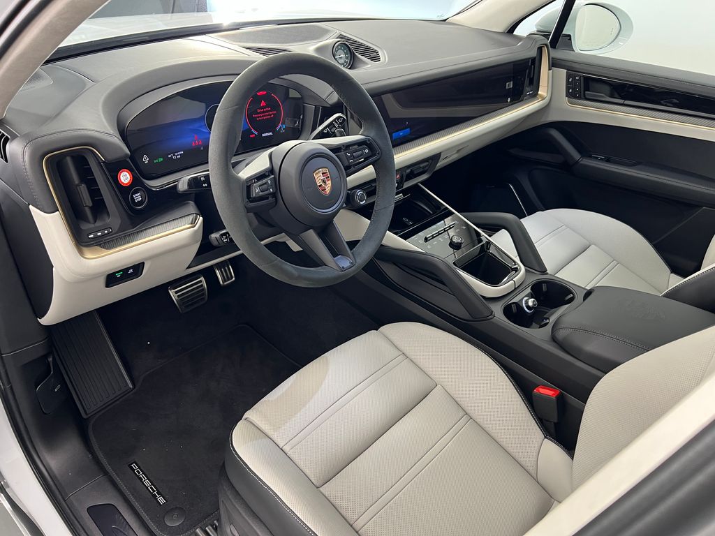 Thumbnail: 2026 Porsche Cayenne - 4