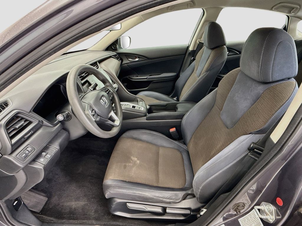 Thumbnail: 2019 Honda Insight - 17
