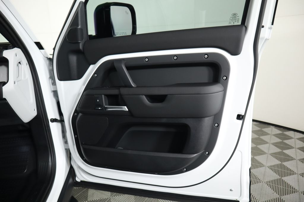 Thumbnail: 2025 Land Rover Defender - 25