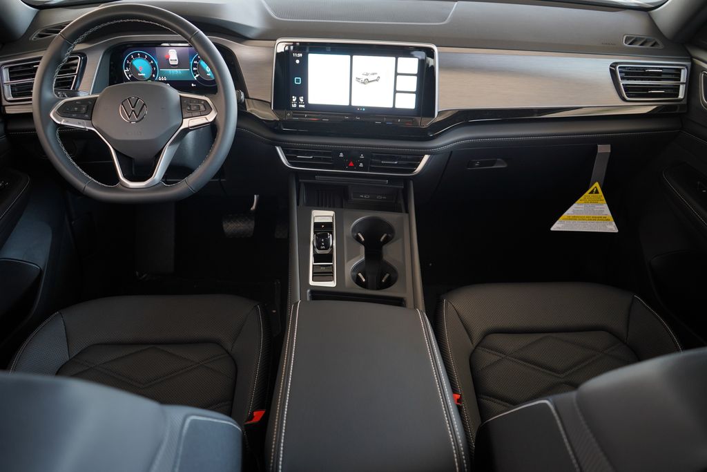 2025 Volkswagen Atlas SE 8