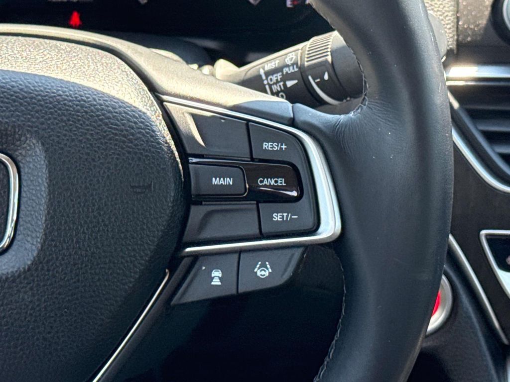 Used 2018 White Honda EX-L image 17