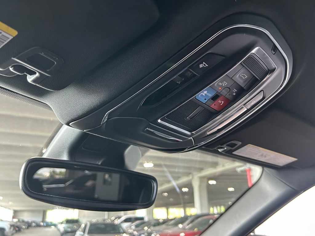 Used 2023 Diamond Black Crystal Pearlcoat Jeep Altitude image 27