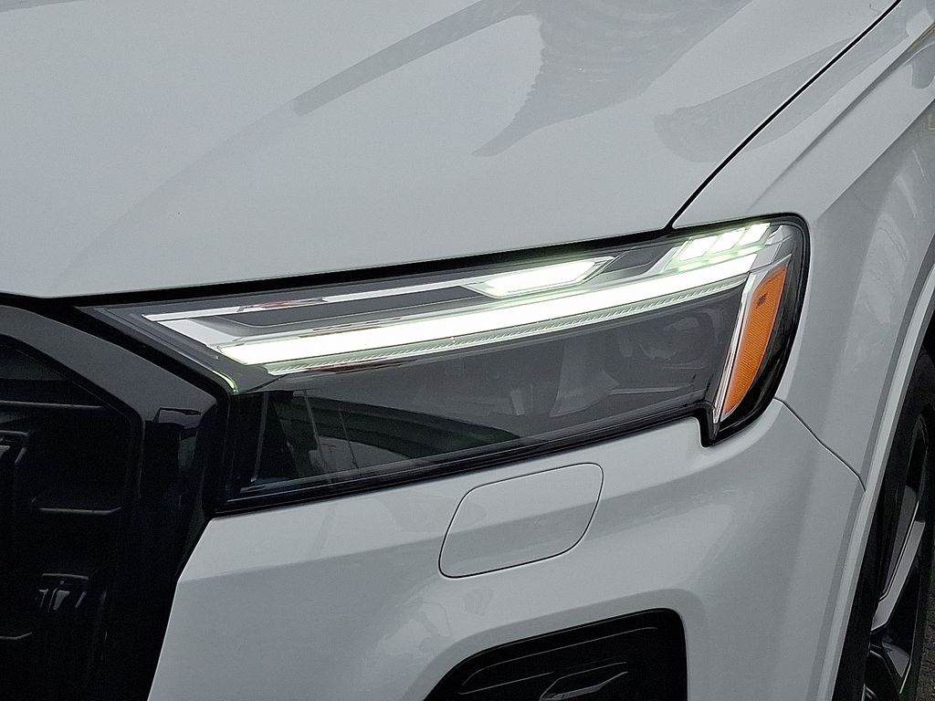 Thumbnail: 2026 Audi Q7 - 6