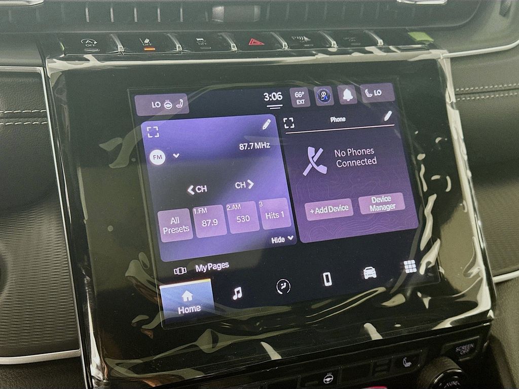 New 2025 White Jeep Laredo X image 13